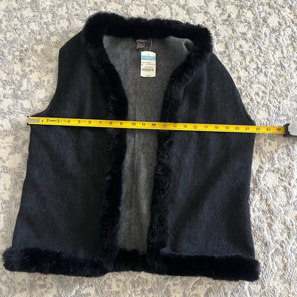 NWT J. McLaughlin Alina Cashmere Fur Trim Luxury Open Vest, Black and Gray, L - Picture 6 of 7